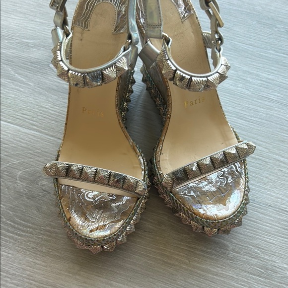 Christian Louboutin Pira Ryad Iridescent studded platform wedge - Picture 6 of 13